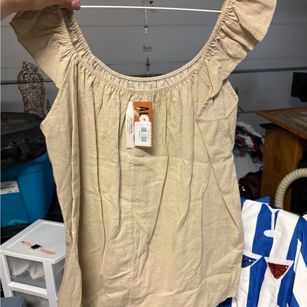 VM Cream Blouse with Ruffled Sleeves